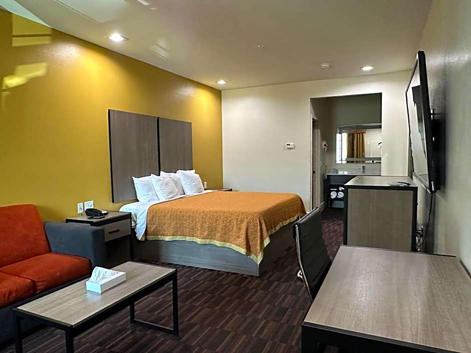 Scottish Inn and Suites