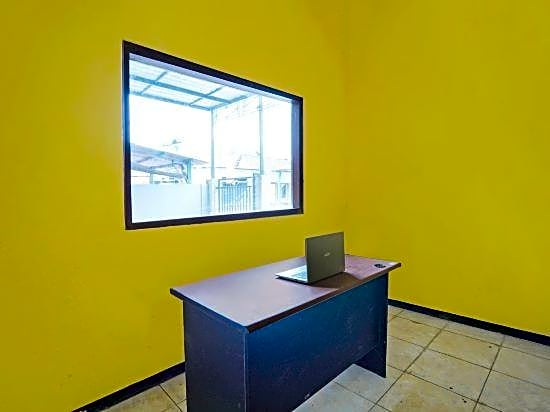 OYO Life 91869 Insan Mulia Kost Syariah