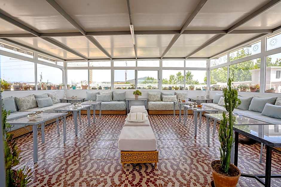 Riad Salt River