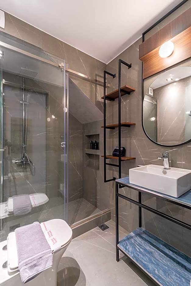 Costa De Luxe Suites