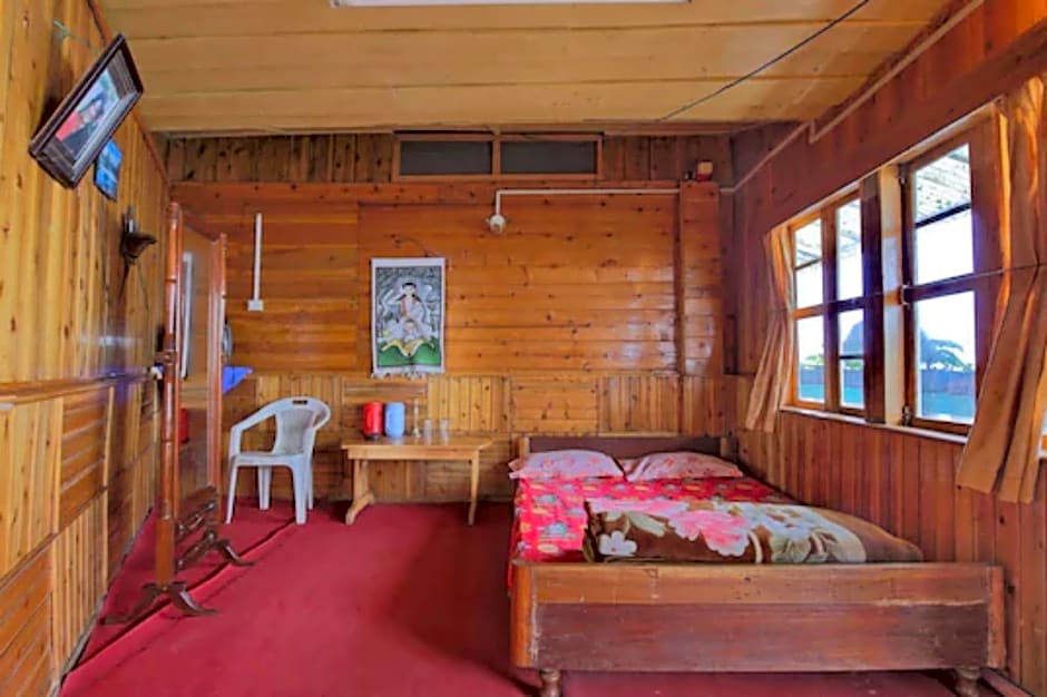 Goroomgo Lava View Lava Kalimpong