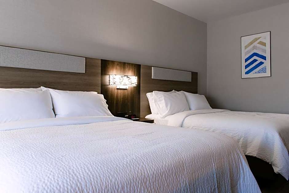 Holiday Inn Express Glen Rose By IHG