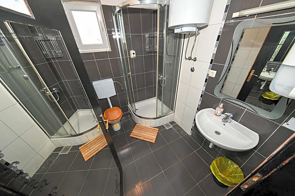 The Lazy Monkey Hostel & Apartments