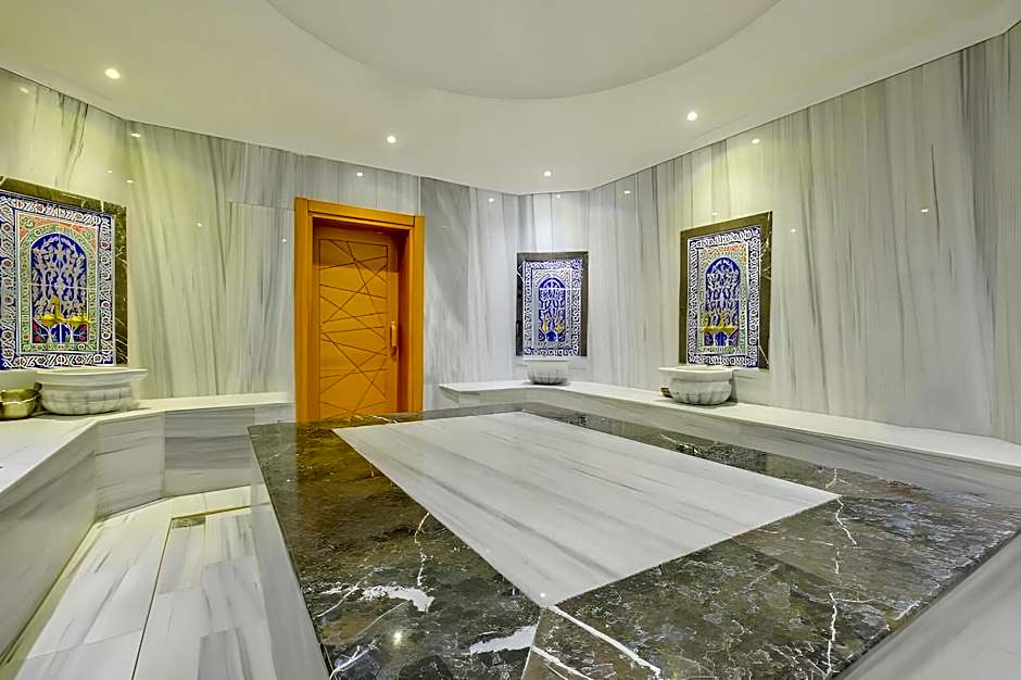 Highclere Hotel & Spa