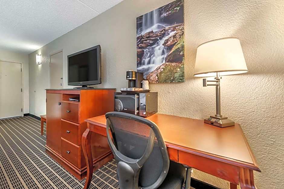 Best Western Plus Bridgeport Inn
