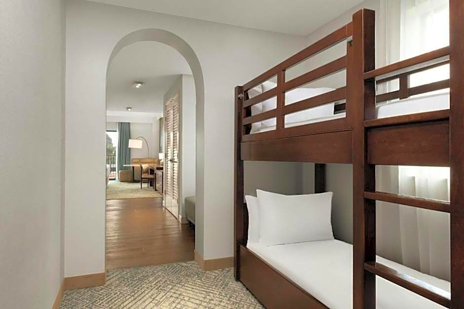 Courtyard by Marriott Anaheim Theme Park Entrance