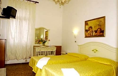 Hotel Airone