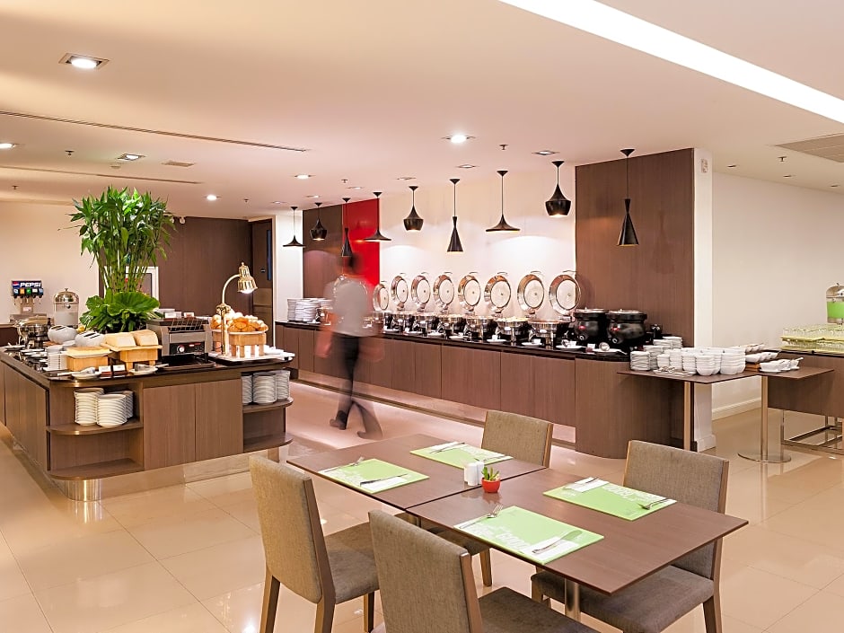 Ibis Bangkok Riverside