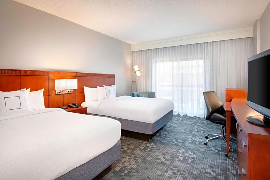 Courtyard by Marriott Savannah Midtown