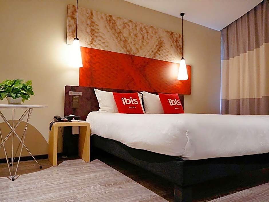 ibis Jiayuguan Railway Station Hotel