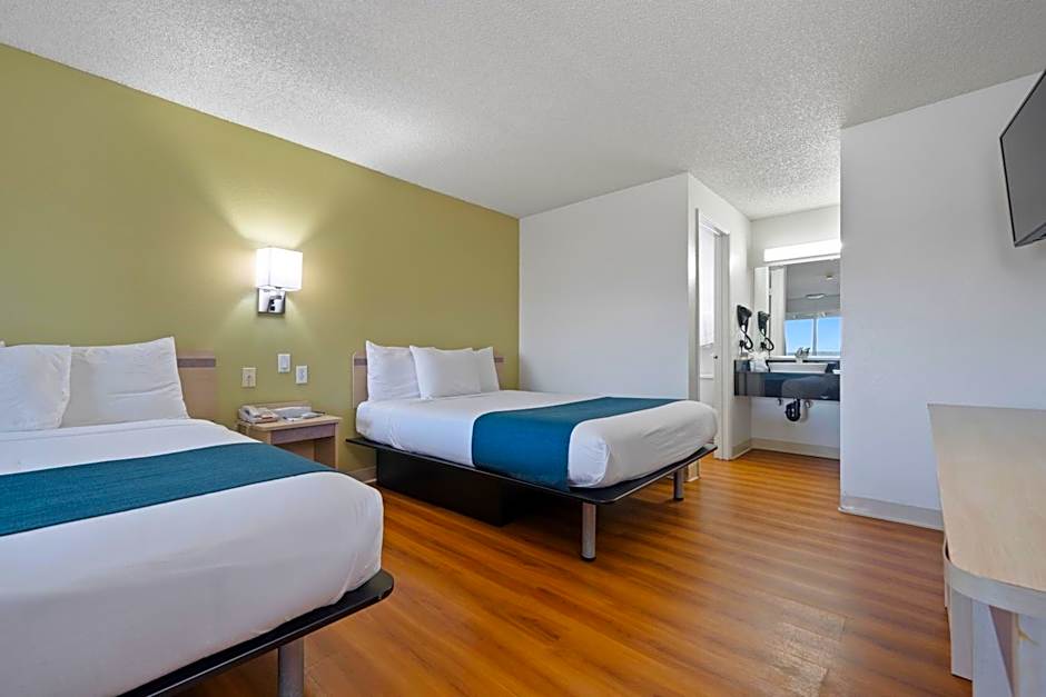 Motel 6 Clarkston WA