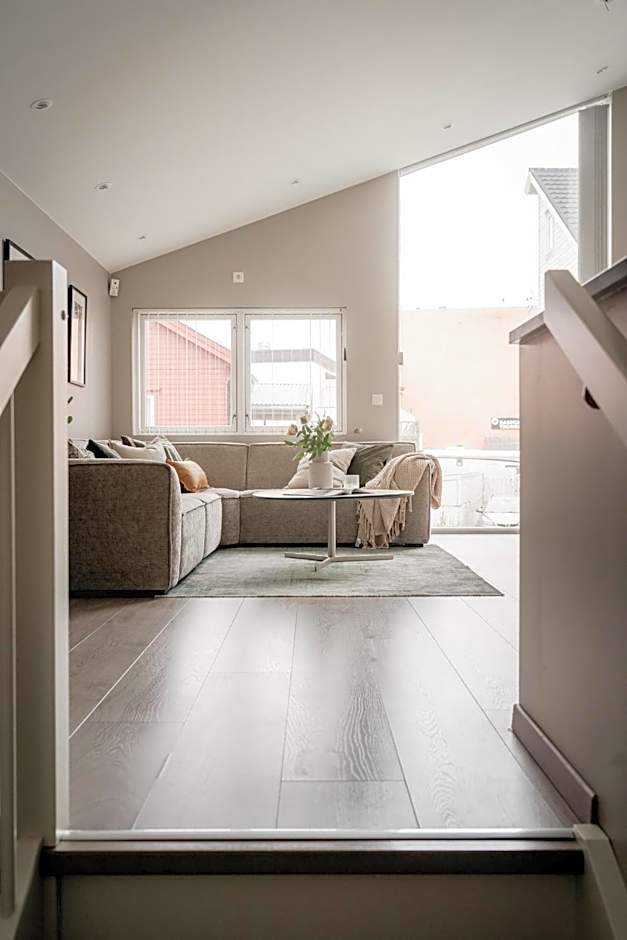 ARCTIC HOMES - Unique Town House