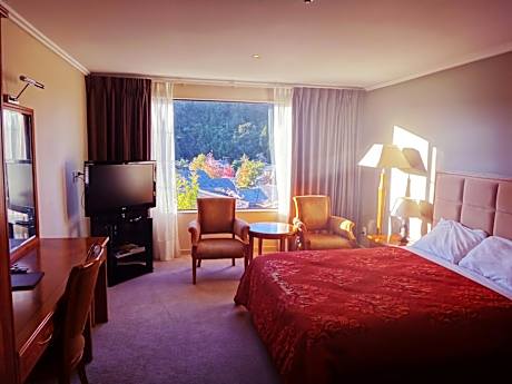 Studio with Spa Bath