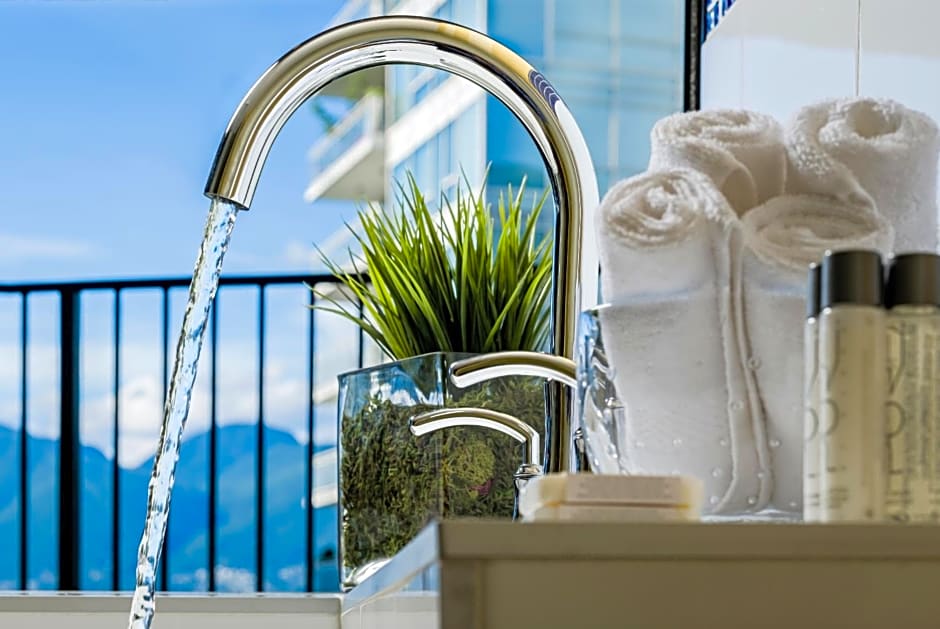 Pinnacle Hotel Harbourfront