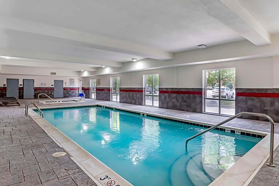 Comfort Suites At Virginia Center Commons