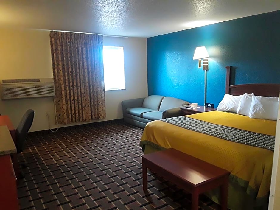 Faribault Hometown Inn & Suites