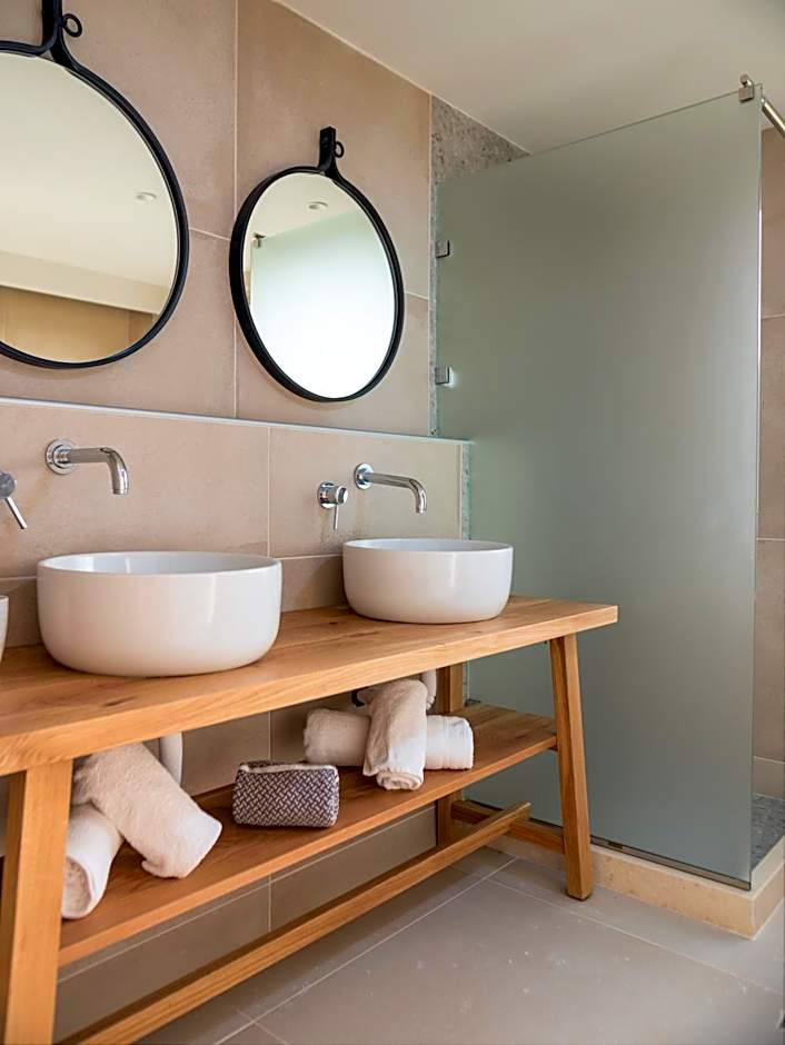 Paralos The Maxine Adults Only