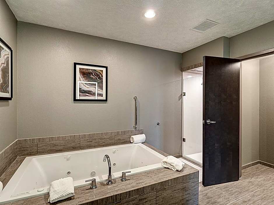 DoubleTree By Hilton Hotel Bloomington