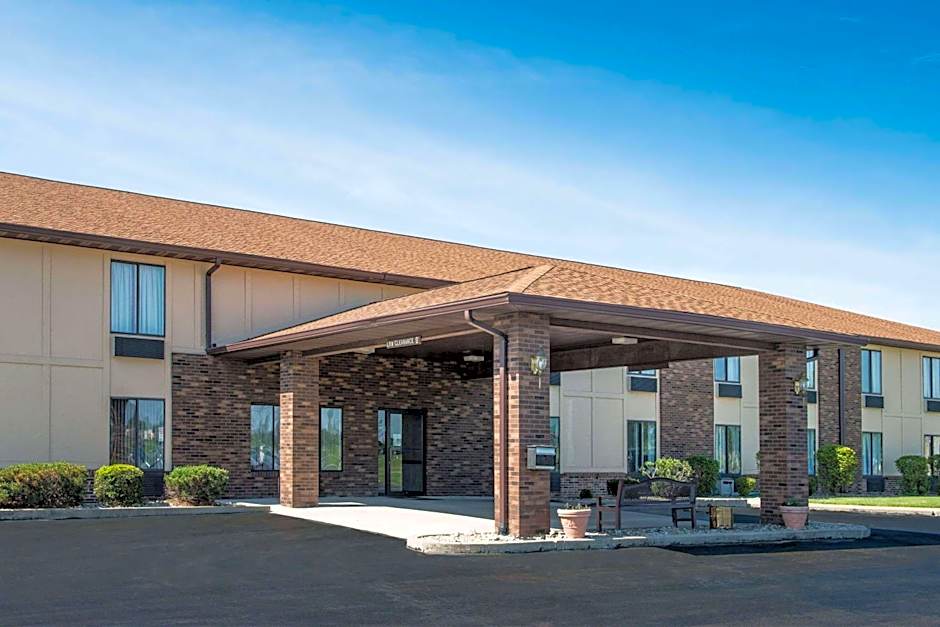 Photo 1 of 12 of Days Inn by Wyndham Pontoon Beach