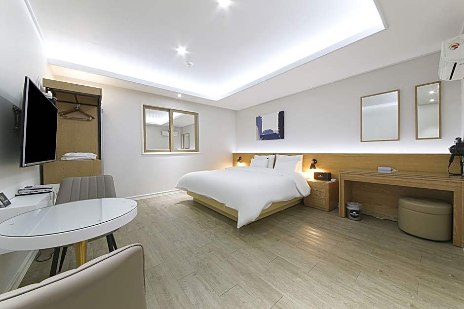 Hound Hotel Sangmu