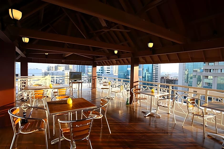 Knight Castle Hotel - Formerly known as Carlton Palace Hotel