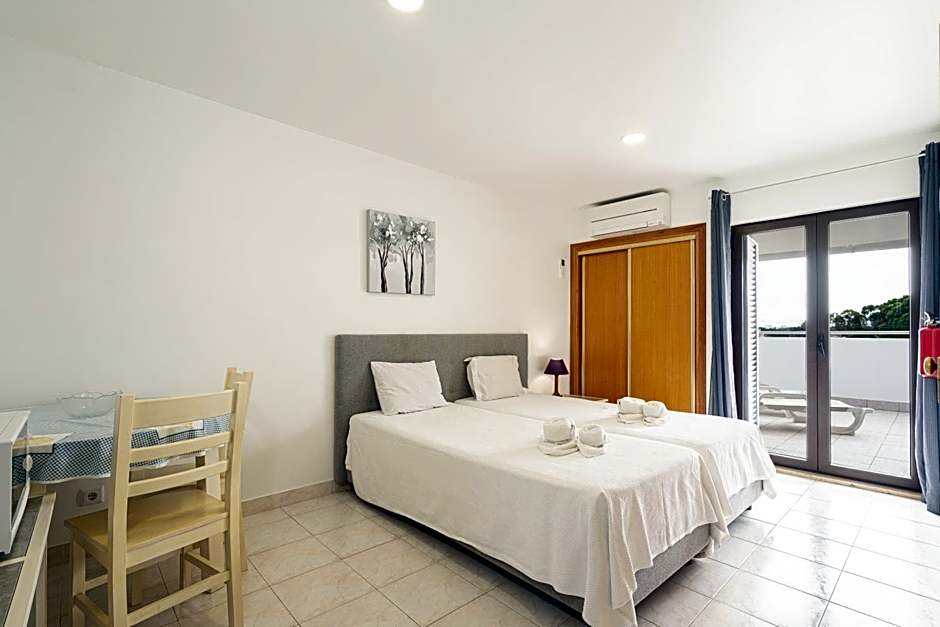 Apartamentos Vale de Carros by Umbral