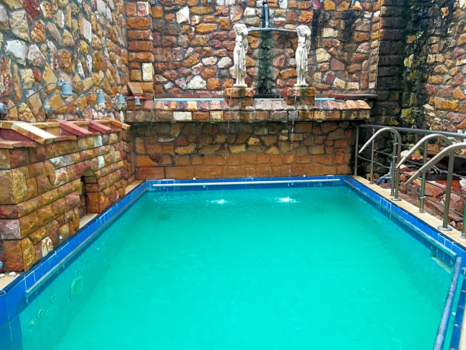 9 Queens Spa Hotel