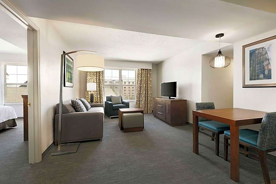 Homewood Suites By Hilton Kansas City-Airport