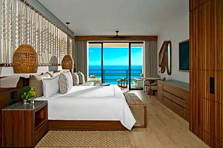 Preferred Club Junior Suite Ocean Front King