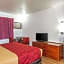 Econo Lodge University