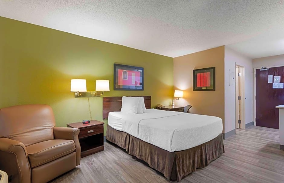 Extended Stay America Suites - Kansas City - Overland Park - Quivira Rd.