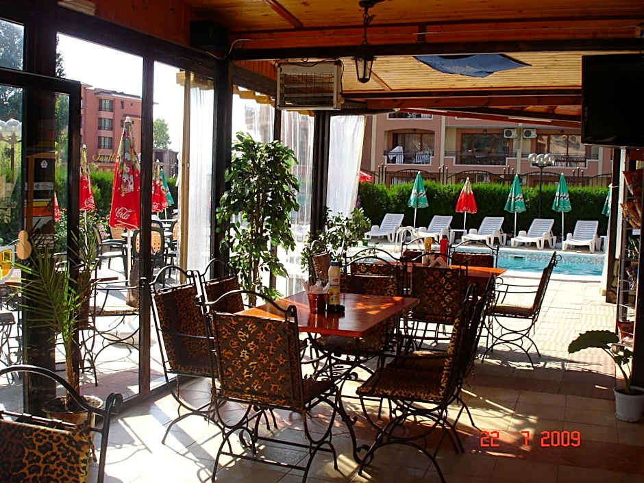 Friends Family Hotel