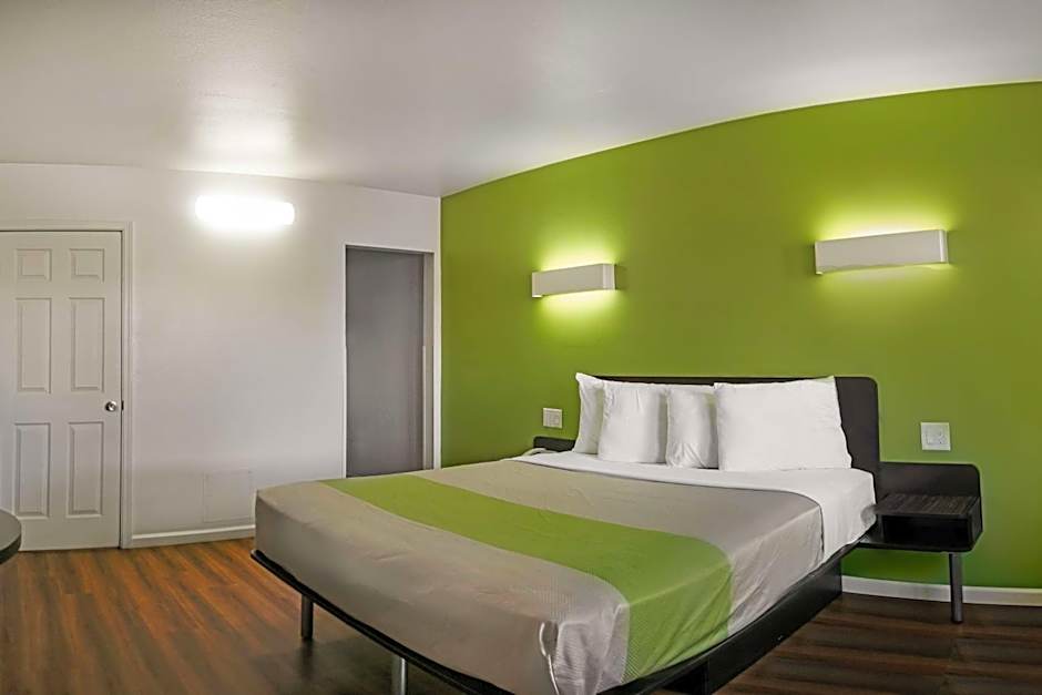 Motel 6-Visalia, CA