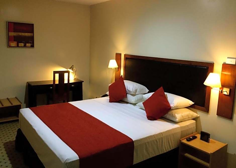 Victoria Palms Hotel
