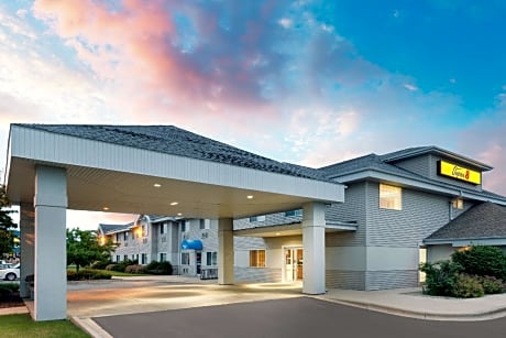 Super 8 by Wyndham Verona/Madison