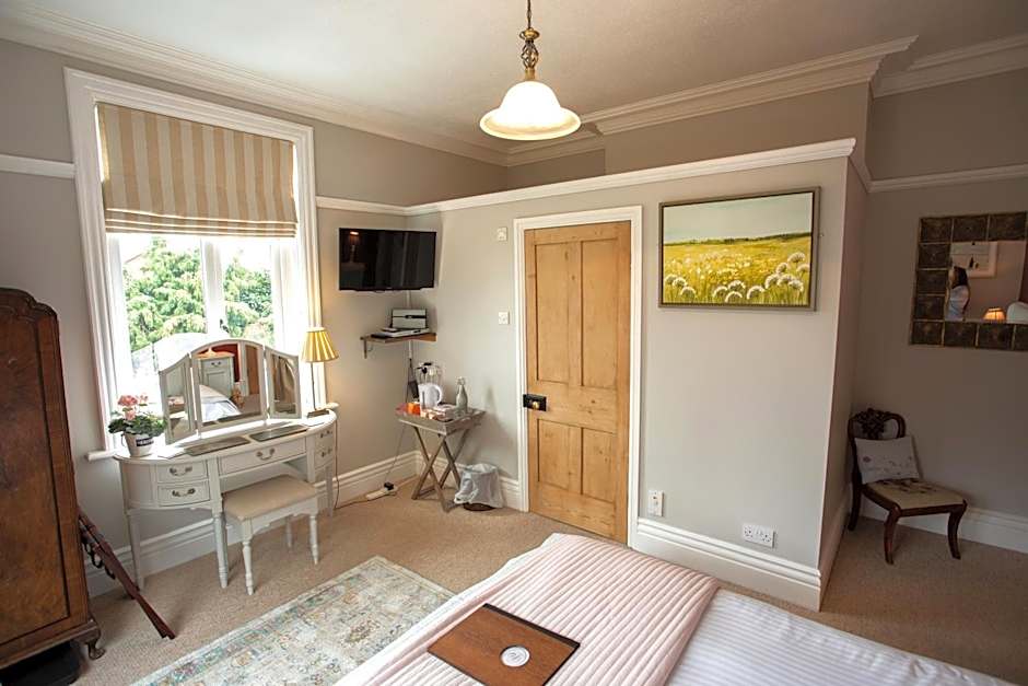 Treherne House & The Malvern Retreat