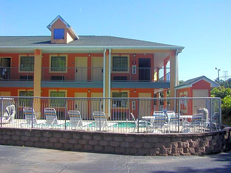 Days Inn by Wyndham Marietta White Water