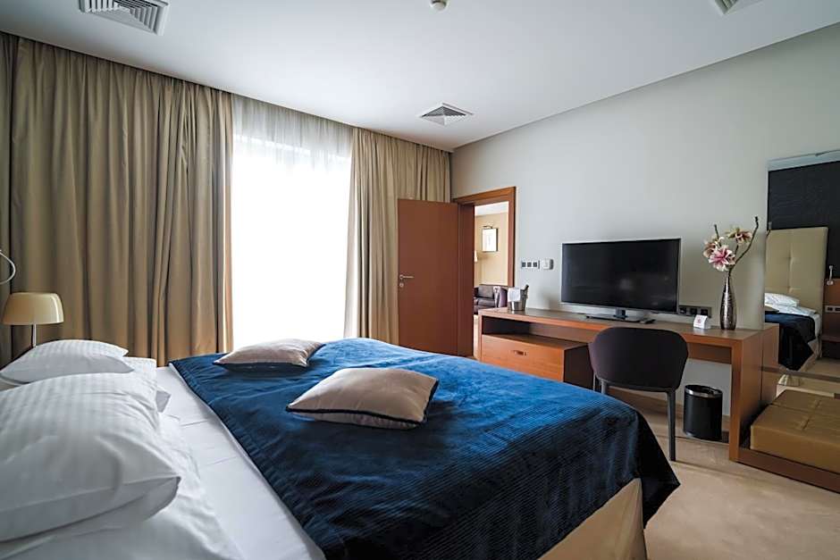 Mikado Hotel