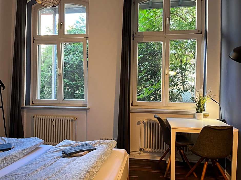 Blue Doors Hostel Altstadt