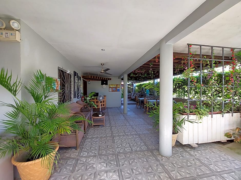 Hotel Sisters Inn Moalboal - Cebu Philippines