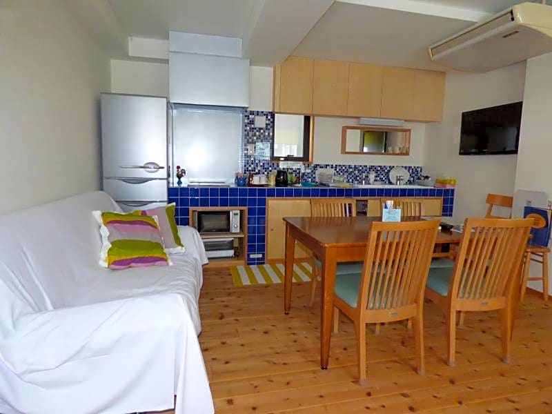 Guesthouse Hyakumanben Cross