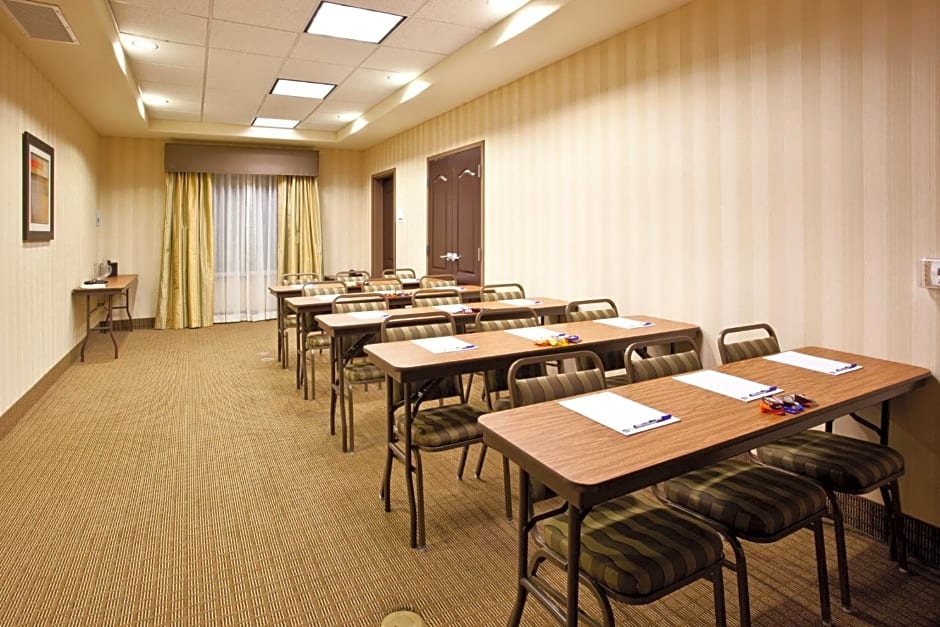 Holiday Inn Express Fresno South By IHG
