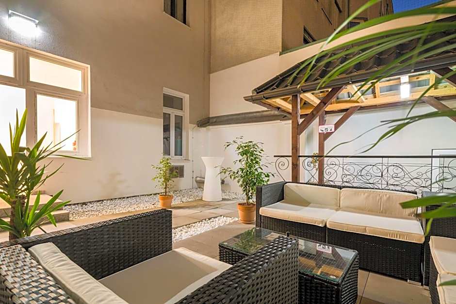 Best Western Plus Celebrity Suites