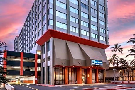 Best Western The Plaza Hotel - Free Breakfast