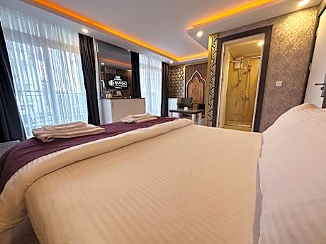 Deluxe Double Room with Balcony