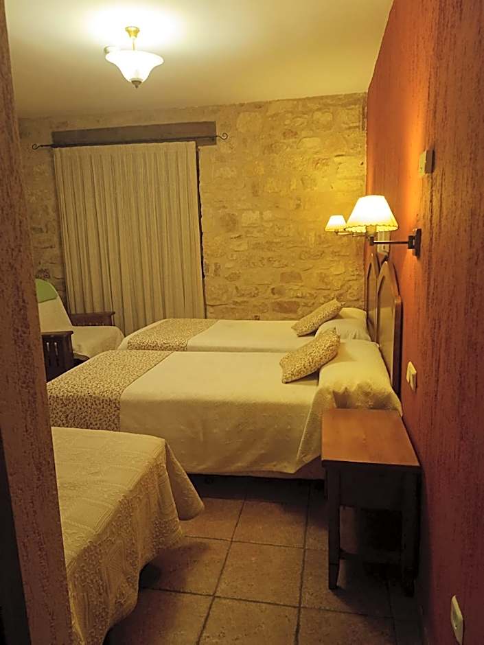 hostal Decerca Prádena