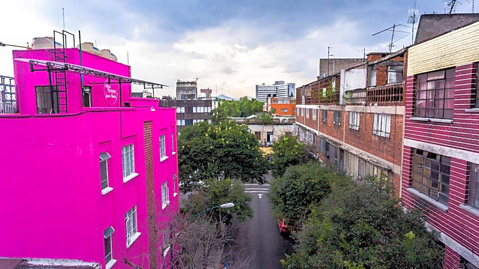 Mala Vecindad Beer Hotel