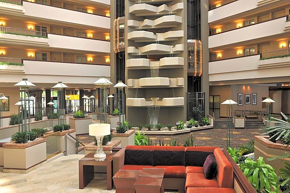 Embassy Suites By Hilton Hotel Des Moines-On The River