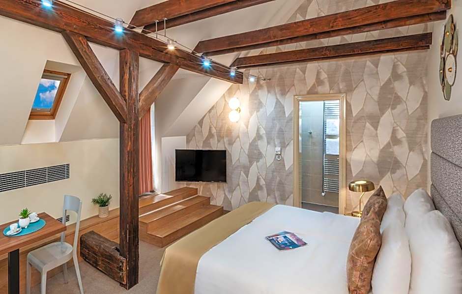 Golden Angel Suites by Adrez