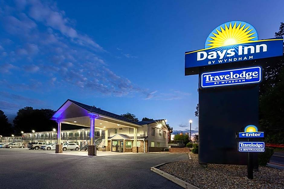 Days Inn by Wyndham Charles Town/Harpers Ferry